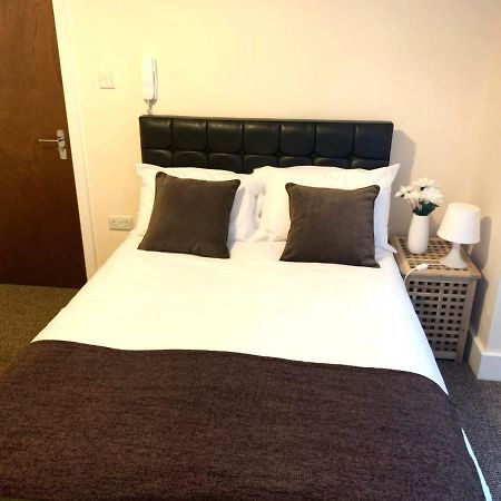 Serviced Accommodations Luton  Esterno foto